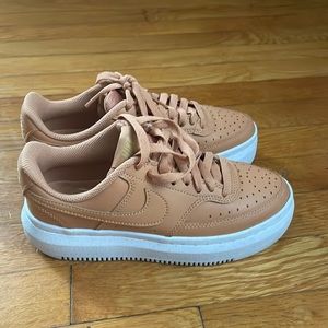 Nike court vision alta size 6